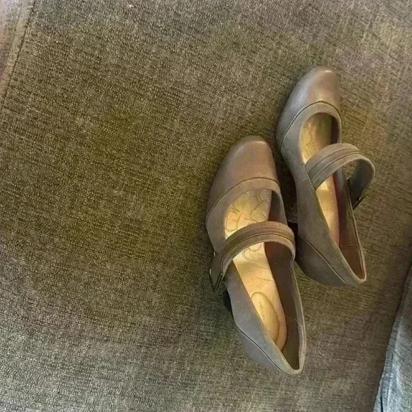 Giani Bernini gray pump with buckle. Leather/suede unique comfy! - Picture 7 of 9